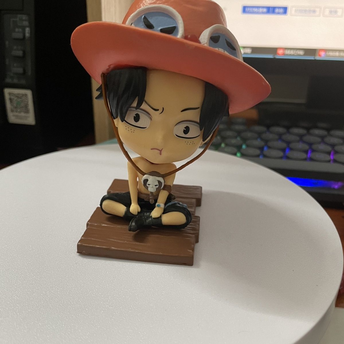 One Piece  Ace figurine, Luffy - مراجعة Tablet Accessories Kit وسعره